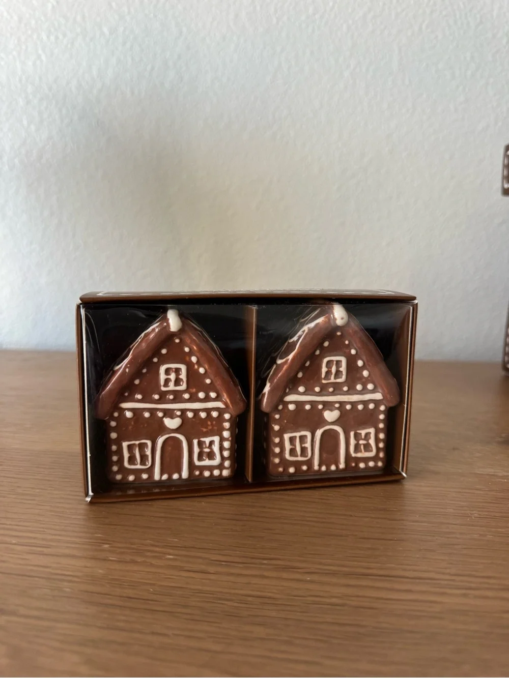 Pottery Barn Gingerbread House Stoneware Salt & Pepper Shakers NEW IN BOX
